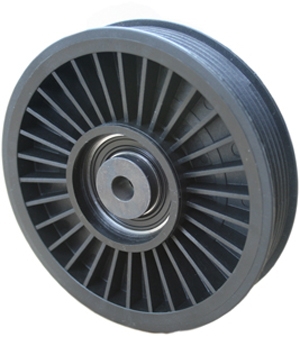 Löphjul generatorrem S40, V40, S60, S/V/C70, XC70, XC90 i gruppen Modellanpassat / Volvo / S80 / S80 (1999-2005) / Motor / Tillbehör / Drivrem / Spännrulle hos KL Racing AB (14039)