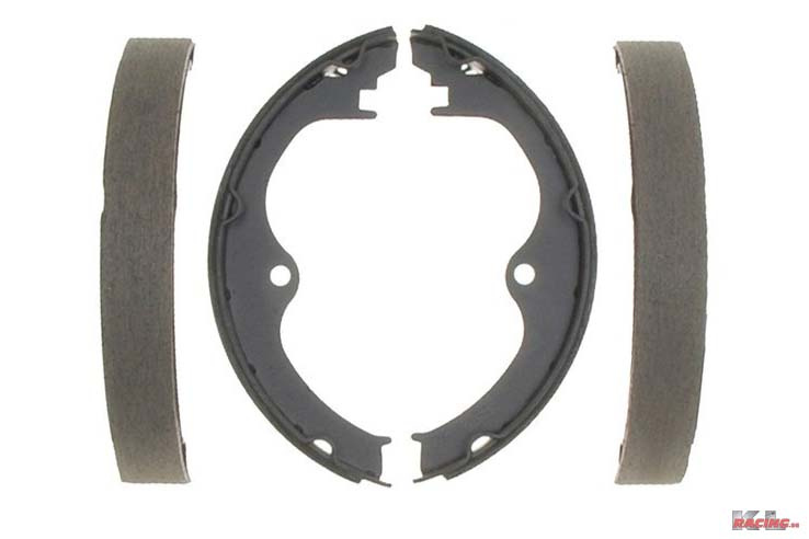 Handbromsbackar Corvette 84-87