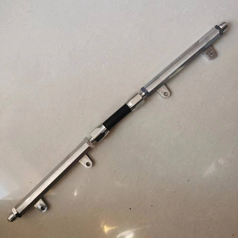 Fuelrail till Fajs spjällhus med Skruvade kopplingar